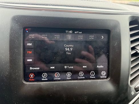 Used 2019 Jeep Cherokee Latitude Plus w/ Cold Weather Group AWD/4WD image 12