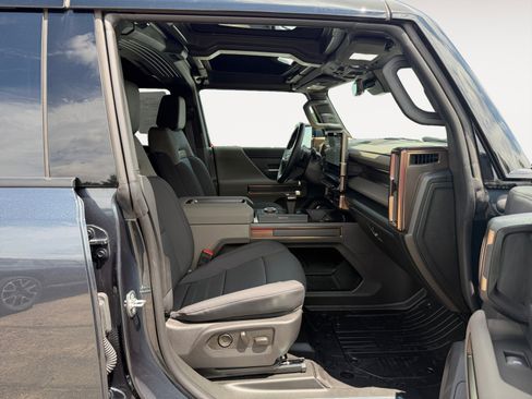 Used 2025 GMC Hummer EV 3X w/ LPO, Cargo Utility Package AWD/4WD image 15