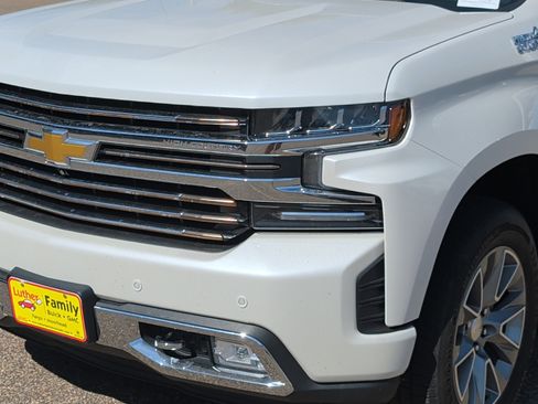 Used 2019 Chevrolet Silverado 1500 High Country w/ Technology Package AWD/4WD image 16