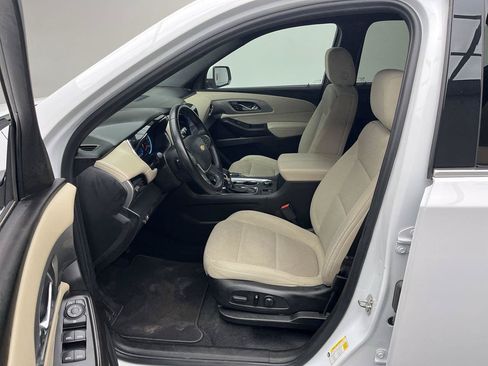 Used 2023 Chevrolet Traverse LT AWD/4WD image 3