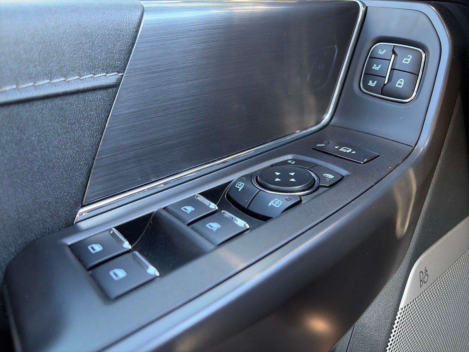 Used 2025 Ford F150 Lariat AWD/4WD image 34