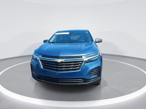 Used 2024 Chevrolet Equinox LS w/ LS Convenience Package AWD/4WD image 3