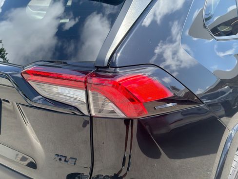 Used 2022 Toyota RAV4 XLE w/ Convenience Package FWD image 24