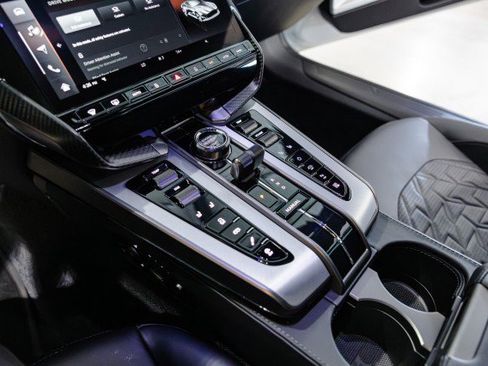 Used 2025 Aston Martin Vanquish RWD image 45