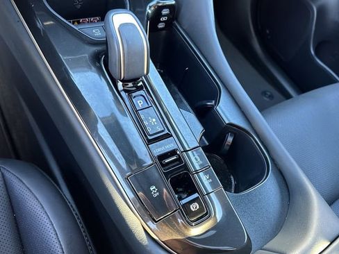 Used 2025 Toyota Crown Signia image 19