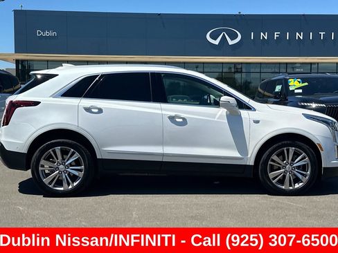 Used 2024 Cadillac XT5 Premium Luxury w/ Technology Package AWD/4WD image 3