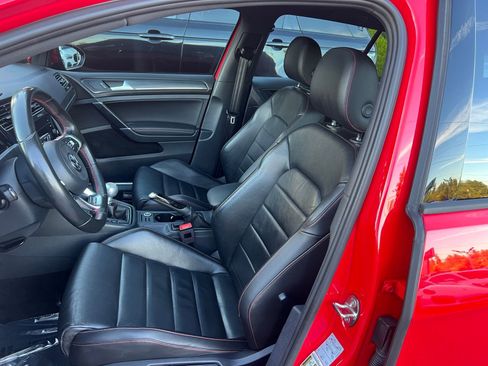 Used 2020 Volkswagen GTI SE image 15