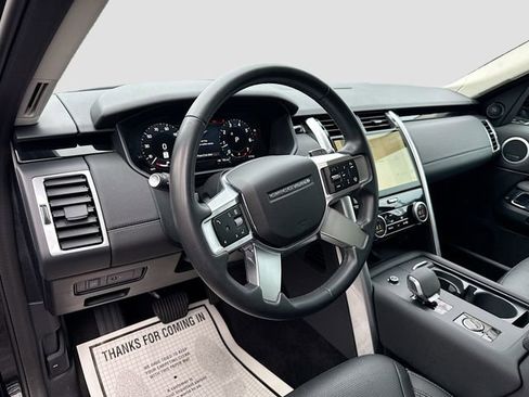 Used 2024 Land Rover Discovery S image 9