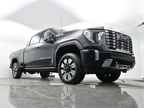 Used 2024 GMC Sierra 2500 Denali w/ Denali Reserve Package image 25
