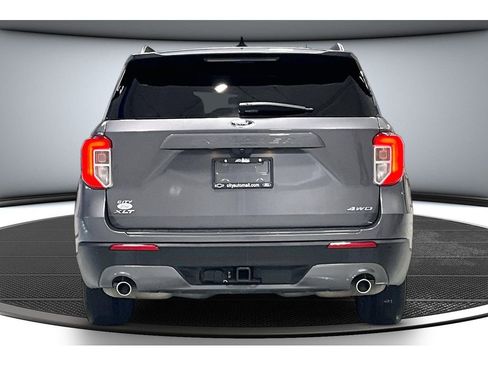 Used 2023 Ford Explorer XLT w/ Equipment Group 202A image 5