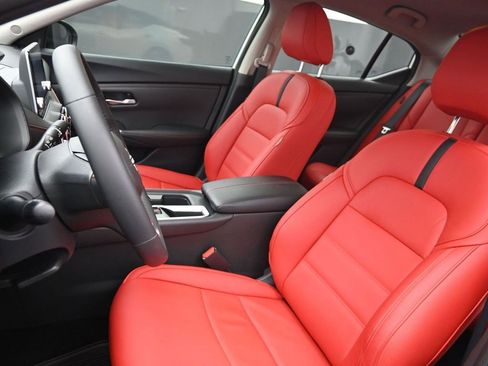 Used 2025 Nissan Sentra SR image 16