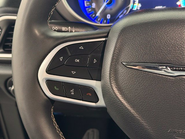 Used 2025 Chrysler Pacifica Select FWD image 21