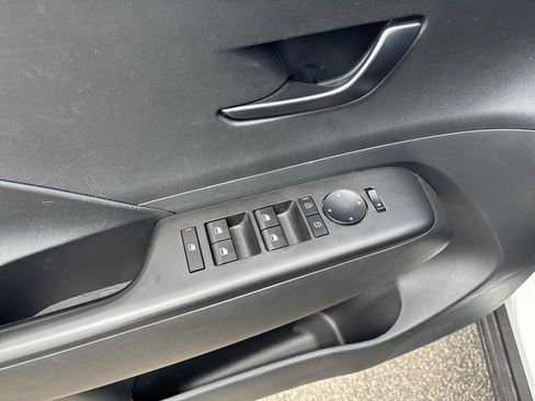 Used 2025 Hyundai Kona SEL AWD/4WD image 10