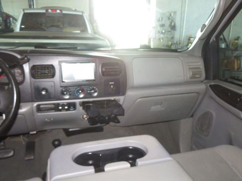Used 2005 Ford F350 XLT image 38