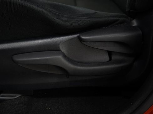 Used 2015 Toyota RAV4 LE AWD/4WD image 21