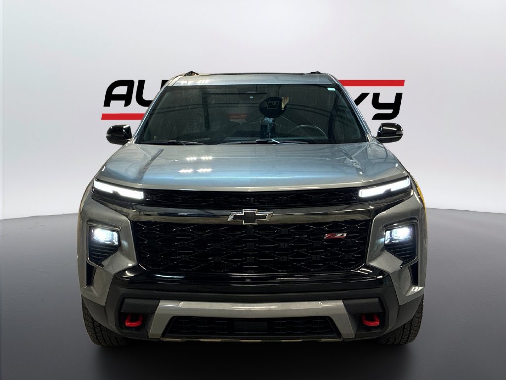 Used 2026 Chevrolet Traverse Z71 AWD/4WD image 2