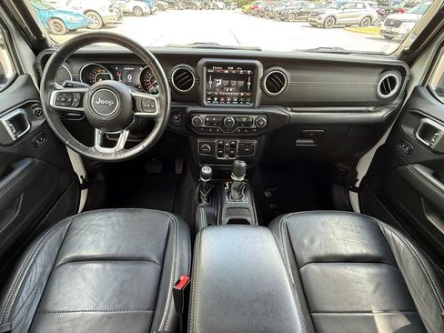 Used 2019 Jeep Wrangler Unlimited Sahara AWD/4WD image 30