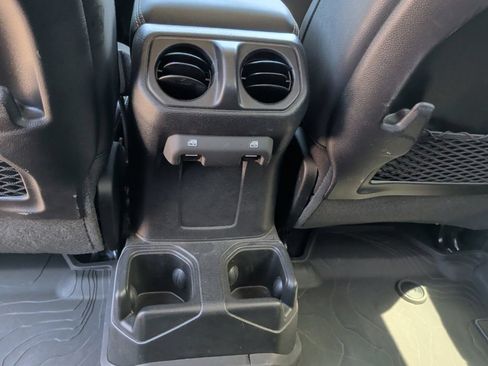 Used 2024 Jeep Gladiator Sport AWD/4WD image 42