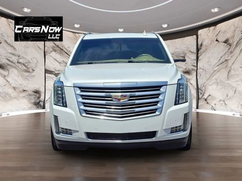 Used 2019 Cadillac Escalade ESV Platinum AWD/4WD image 2