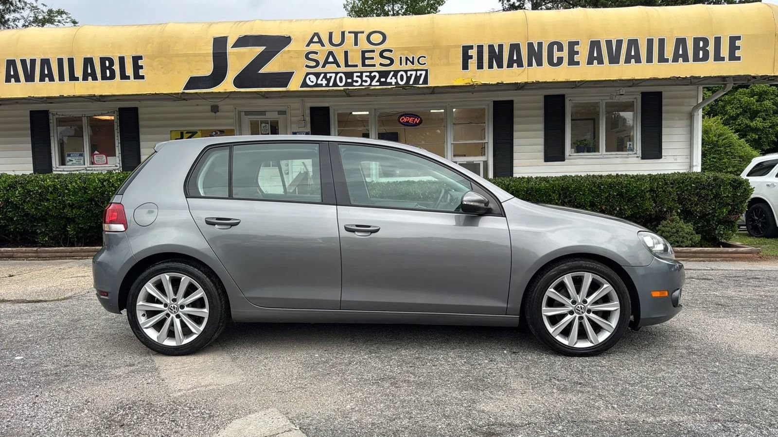 Used 2013 Volkswagen Golf TDI FWD image 2