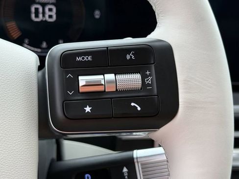 Used 2025 Hyundai Santa Fe SEL image 21