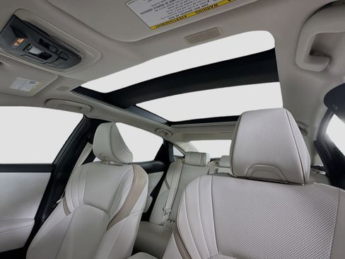 Used 2026 Toyota Crown Nightshade image 23