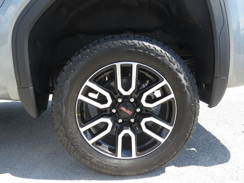 Used 2026 GMC Sierra 1500 AT4 w/ AT4 Premium Package AWD/4WD image 11