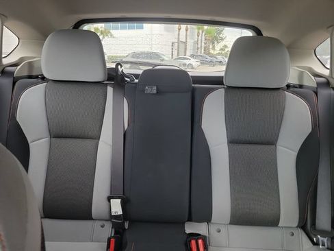 Used 2019 Subaru Crosstrek 2.0i Premium AWD/4WD image 30