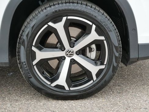 Certified 2026 Volkswagen Tiguan SE AWD/4WD image 9