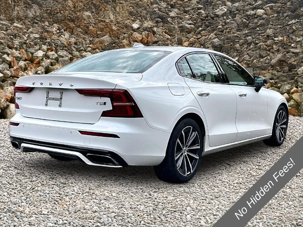 Used 2021 Volvo S60 T5 Momentum AWD/4WD image 2