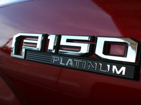 Used 2017 Ford F150 Platinum w/ Equipment Group 701A Luxury AWD/4WD image 31