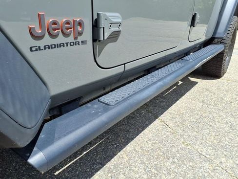 Used 2023 Jeep Gladiator Mojave w/ LED Lighting Group AWD/4WD image 10