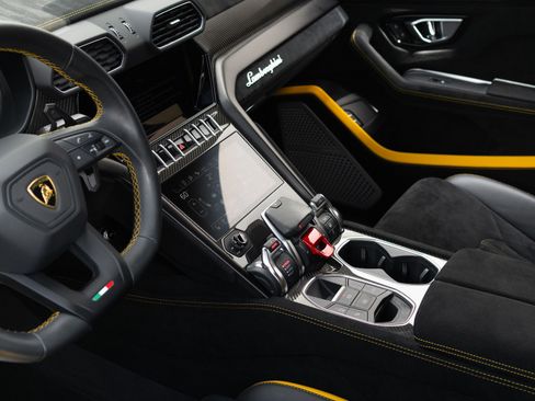 Used 2024 Lamborghini Urus Performante image 70
