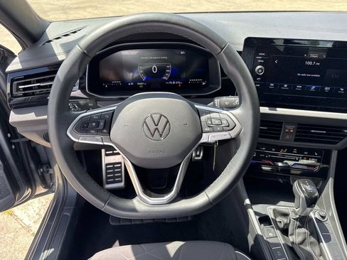 Used 2025 Volkswagen Jetta Sport FWD image 37