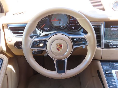 Used 2017 Porsche Macan S AWD/4WD image 6