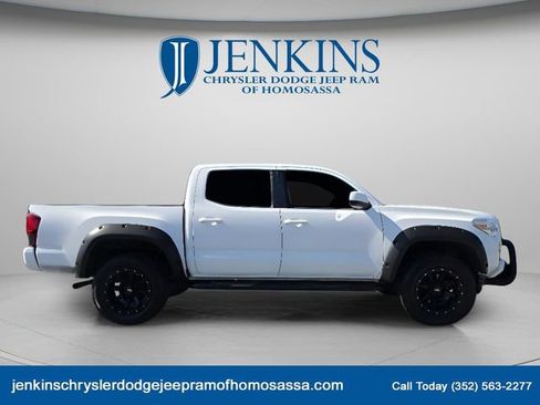 Used 2019 Toyota Tacoma SR w/ SR Convenience Package RWD image 2