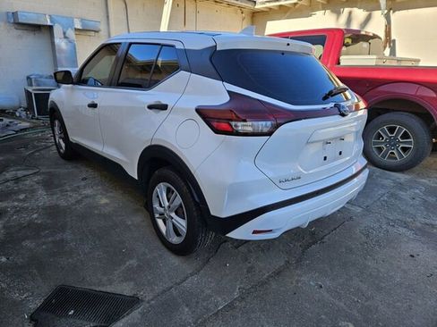 Used 2023 Nissan Kicks S image 8