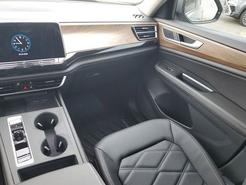 New 2026 Volkswagen Atlas SE FWD image 13