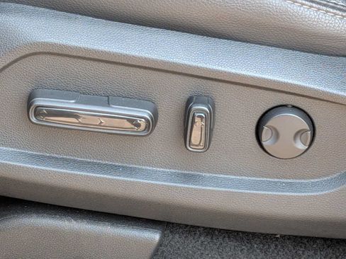 Used 2025 Honda Pilot EX-L image 15