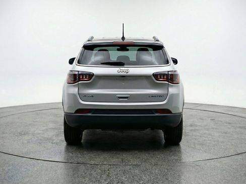 Used 2025 Jeep Compass Limited AWD/4WD image 7
