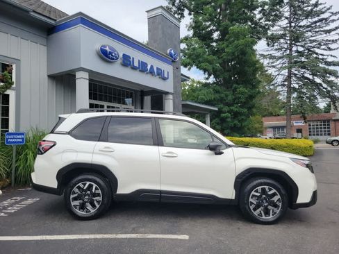 Certified 2025 Subaru Forester Premium AWD/4WD image 2