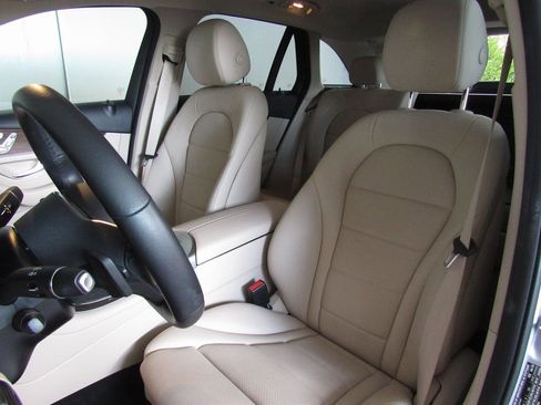 Certified 2022 Mercedes-Benz GLC 300 GLC 300 w/ Premium Package Lite image 10