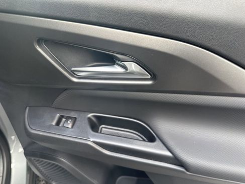 New 2026 Chevrolet Equinox EV LT image 29