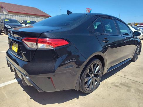 Used 2022 Toyota Corolla LE FWD image 4