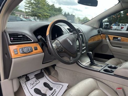 Used 2013 Lincoln MKX AWD image 4