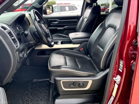 Used 2019 RAM 1500 Laramie AWD/4WD image 8
