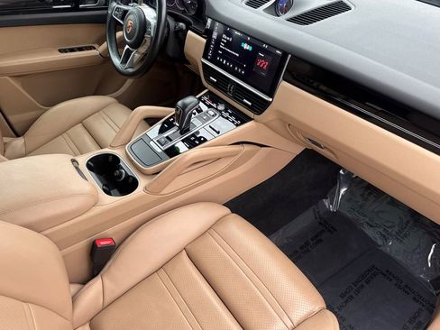 Used 2019 Porsche Cayenne AWD/4WD image 15