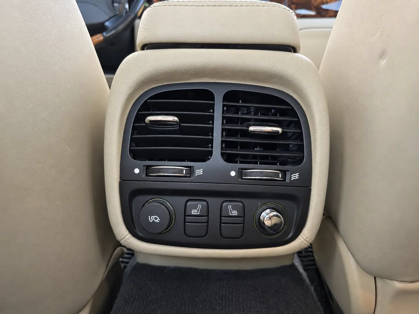 Used 2009 Jaguar XJ8 RWD image 14