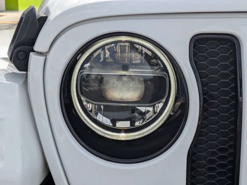 Used 2021 Jeep Wrangler Unlimited Sahara AWD/4WD image 9