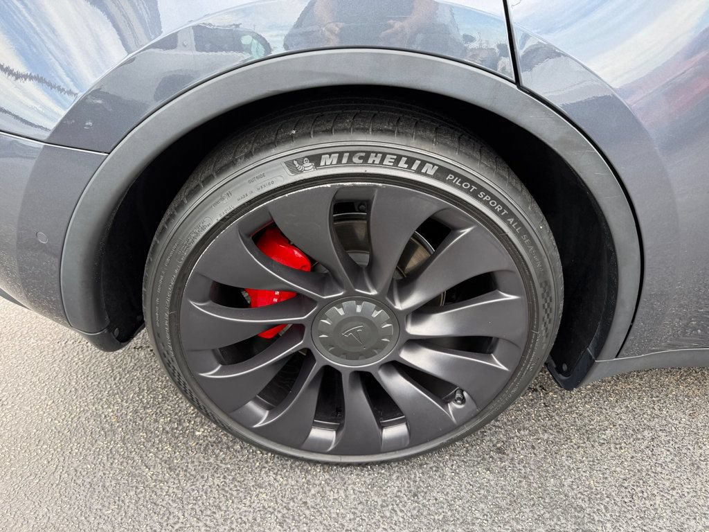 Used 2022 Tesla Model Y Performance AWD/4WD image 31